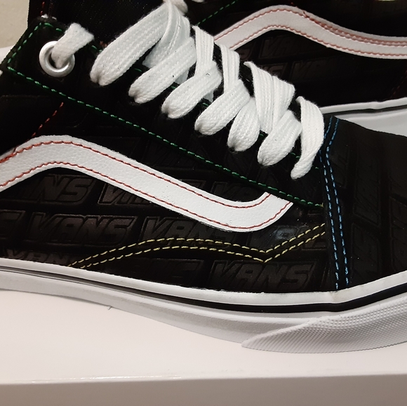 Vans - Picture 3 of 5